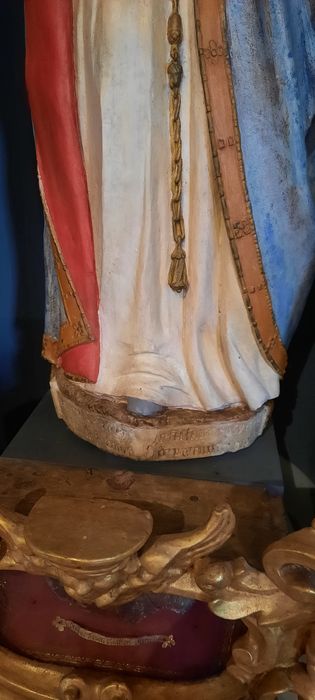 statue : Vierge à l'Enfant, détail