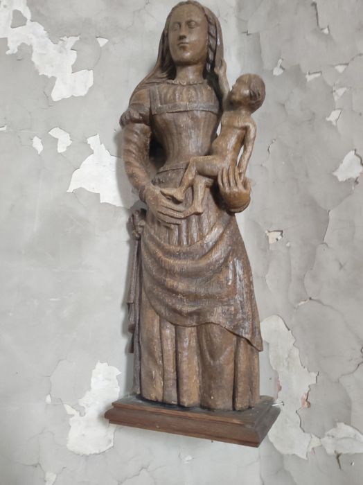 statue : Vierge à l'Enfant