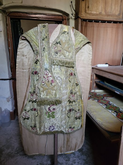 chasuble, étole, manipule