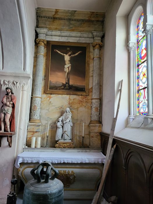 autel latéral, retable, tableau : Christ en croix