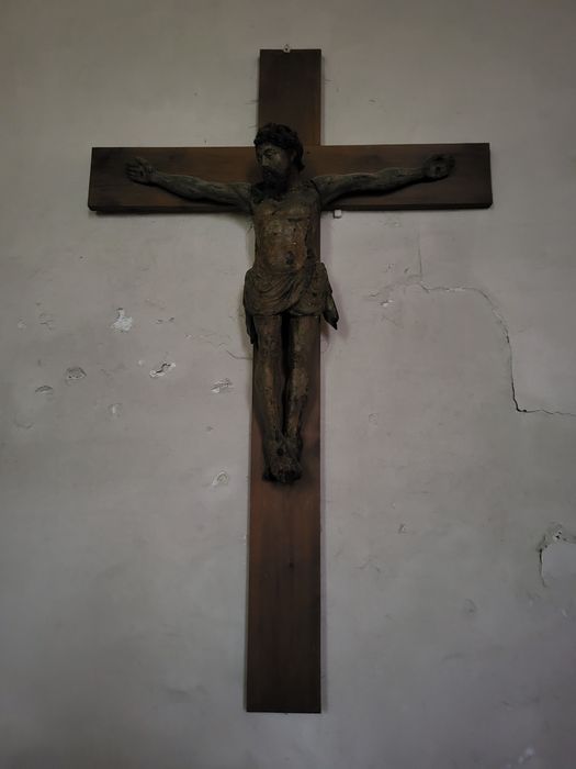 statue : Christ en croix