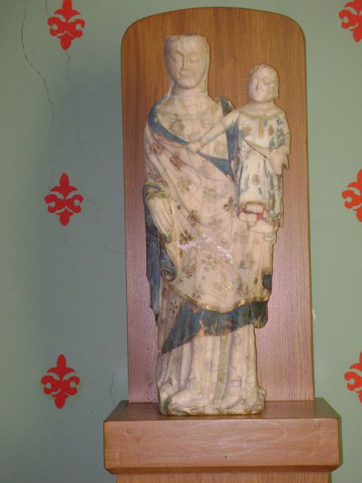 statue : Vierge à l'Enfant