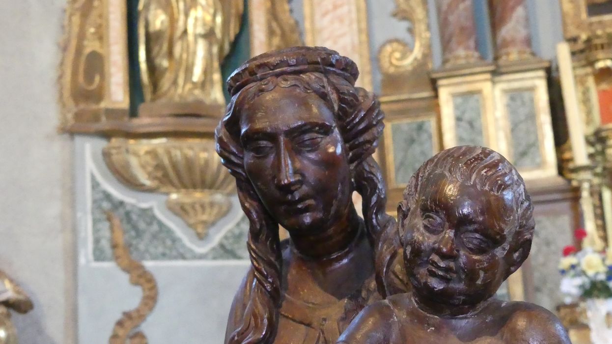 statue : Vierge à l'Enfant, détail