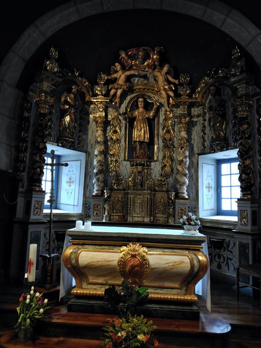 maître-autel, retable, statues : Saint Vincent, Saint Pierre et Saint Paul