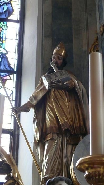 statue : Saint Ambroise de Milan (?)