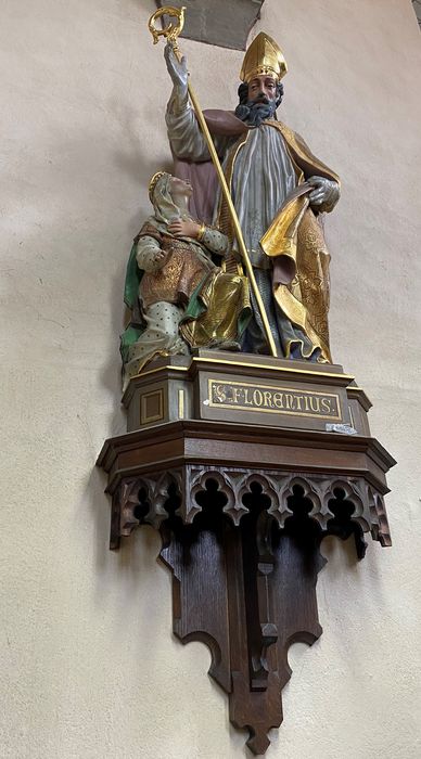 groupe sculpté : Saint Florent et Rathilde fille de Dagobert