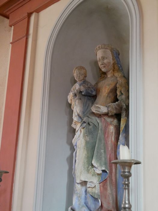 statue : Vierge à l'Enfant, vue partielle