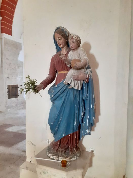 statue : Vierge à l'Enfant