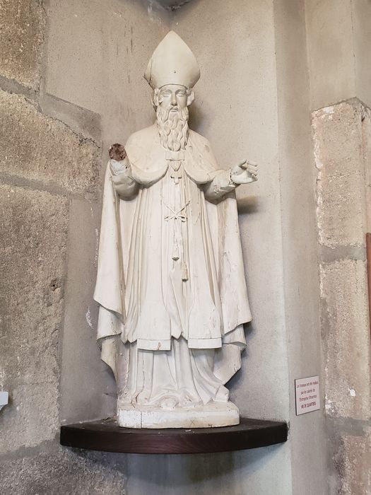 statue : Saint Évêque