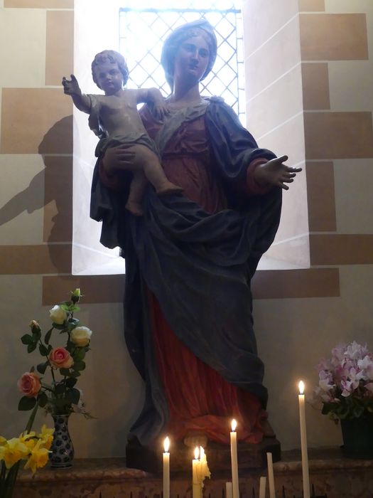 statue : Vierge à l'Enfant