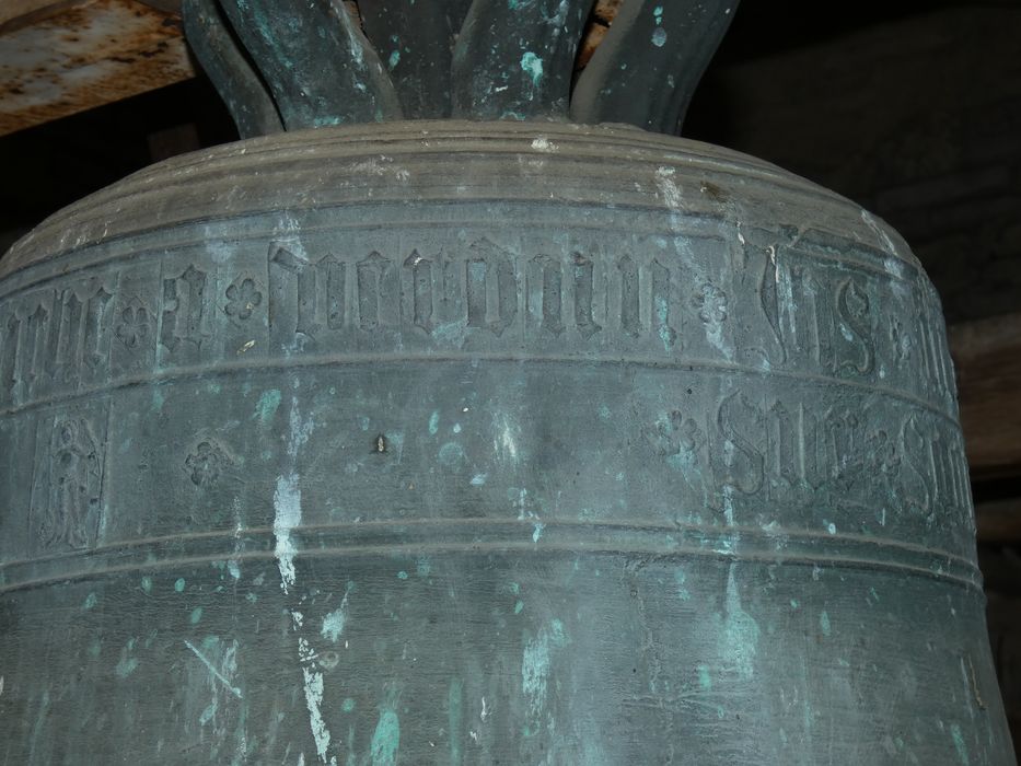 cloche, détail de l’inscription