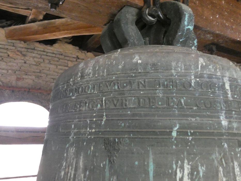 cloche, détail de l’inscription