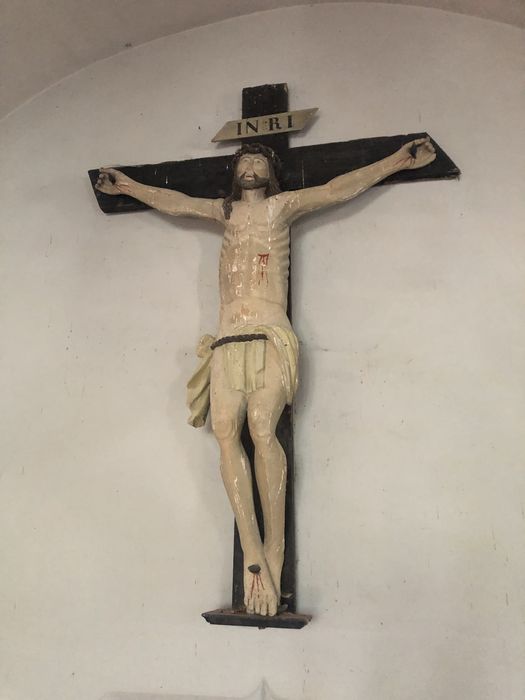 statue : Christ en croix