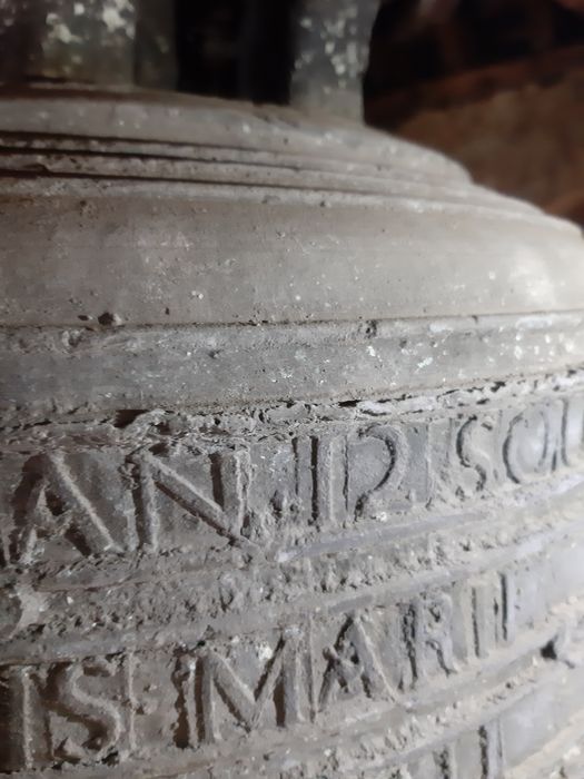 cloche dite Catherine, détail de l’inscription - © Ministère de la Culture (France), Collectif Objets – Tous droits réservés