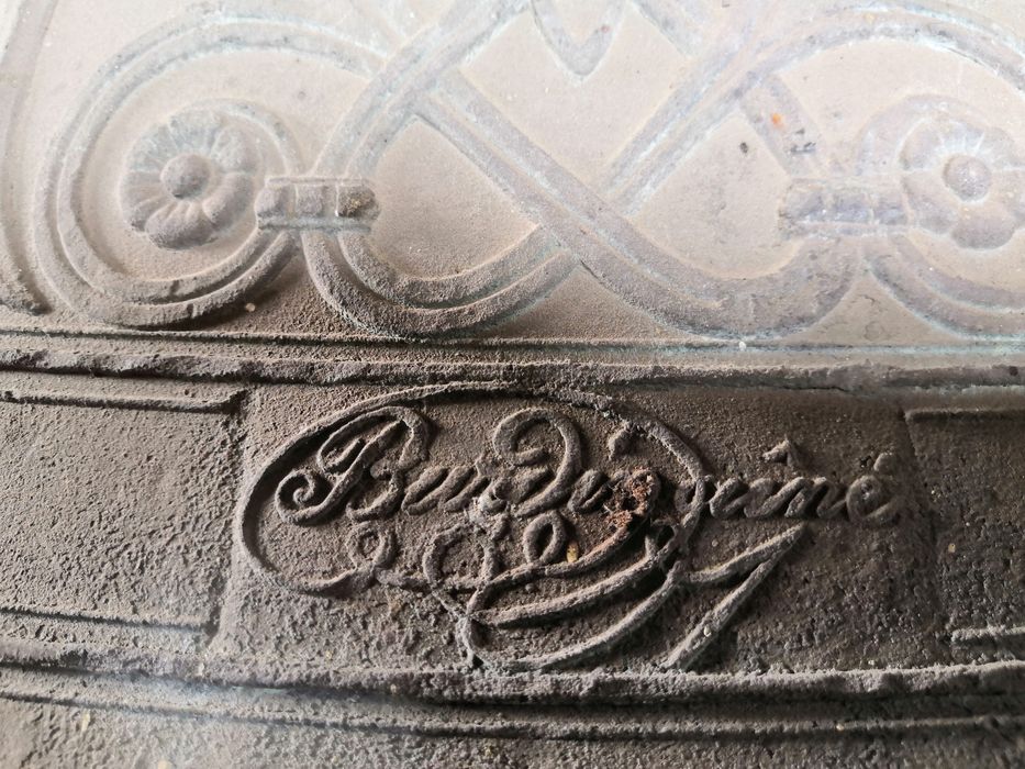 cloche, détail de la signature du fondeur