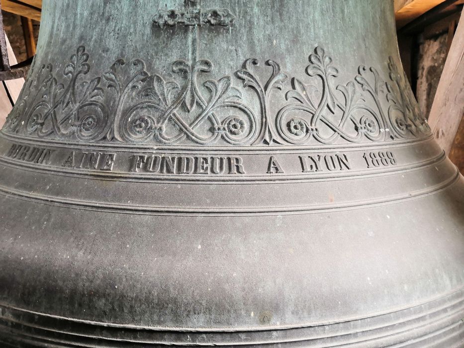 cloche, détail de l’inscription