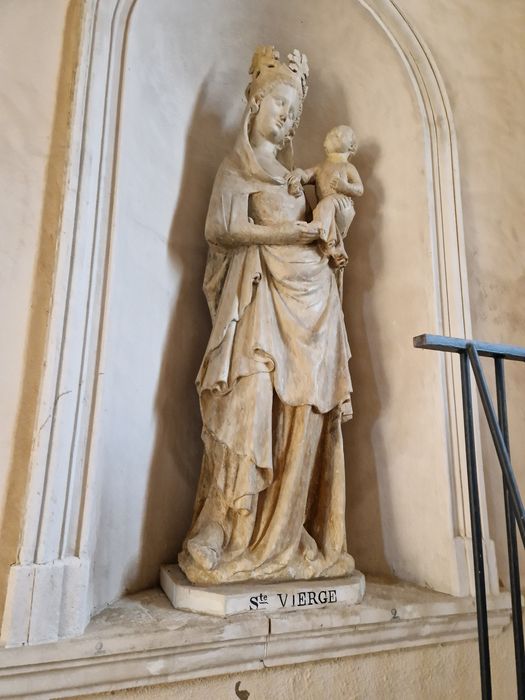 statue : Vierge à l'Enfant
