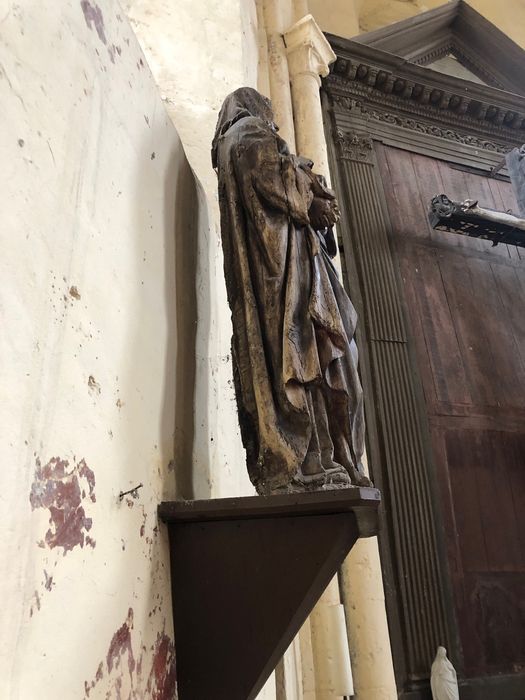 statue : Vierge du Calvaire, profil droit