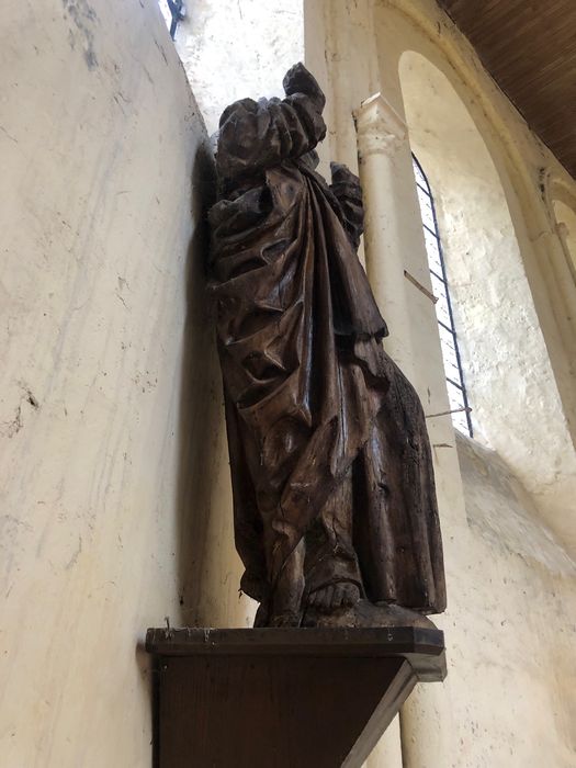 statue : Saint Jean, profil droit