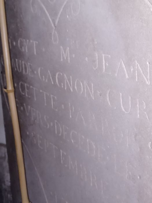 dalle funéraire de Jean-Claude Gagnon, détail