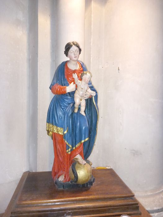 statue : Vierge à l'Enfant