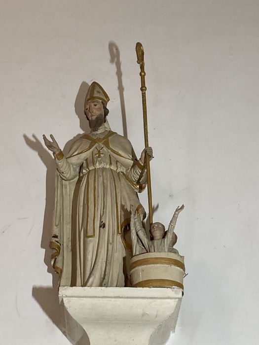 groupe sculpté : Saint Nicolas et le saloir