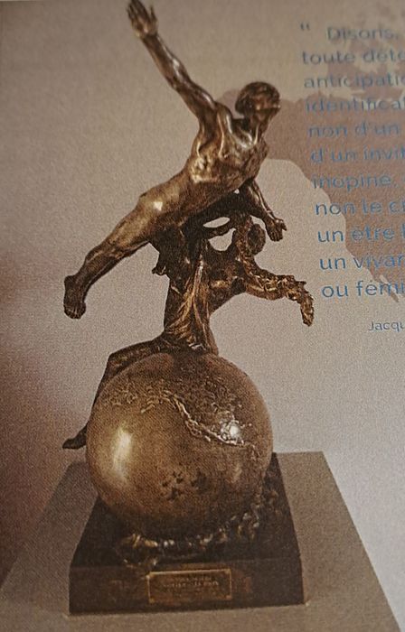 Ensemble de quatre trophées