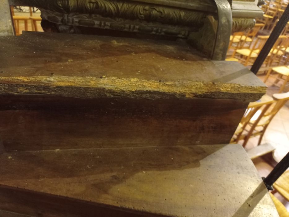 chaire à prêcher, détail de l’emmarchement