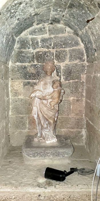 statue : Vierge à l'Enfant