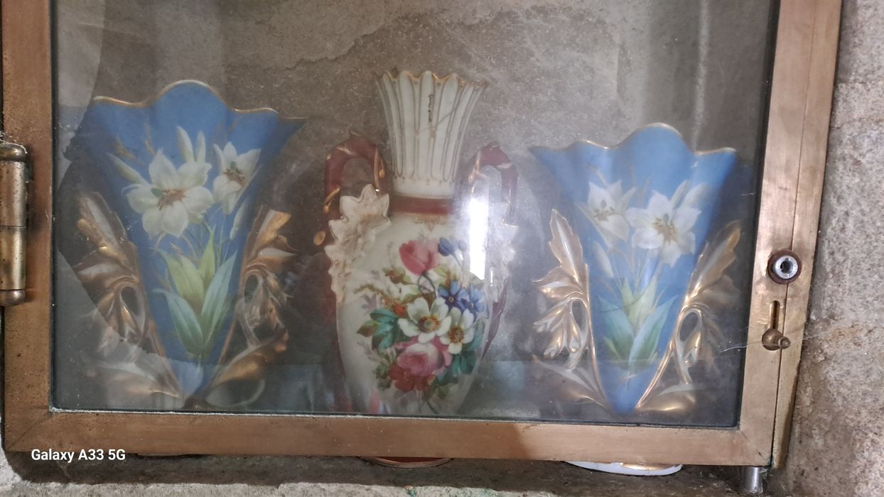 vases à fleurs (vases cornets)