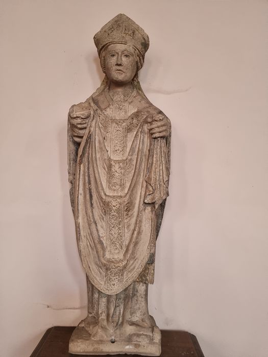 statue : Saint évêque non identifié