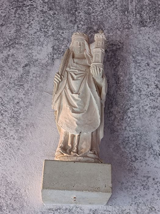 statue : Sainte Barbe