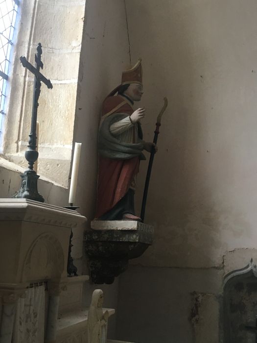 statue : Saint Platon, profil droit
