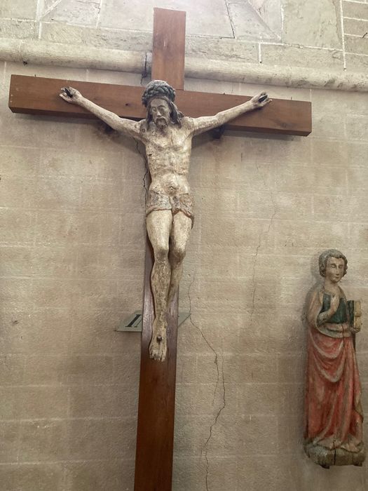 statues : Christ en croix, saint Jean