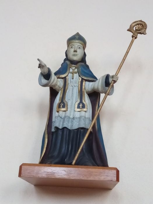 statue : saint évêque