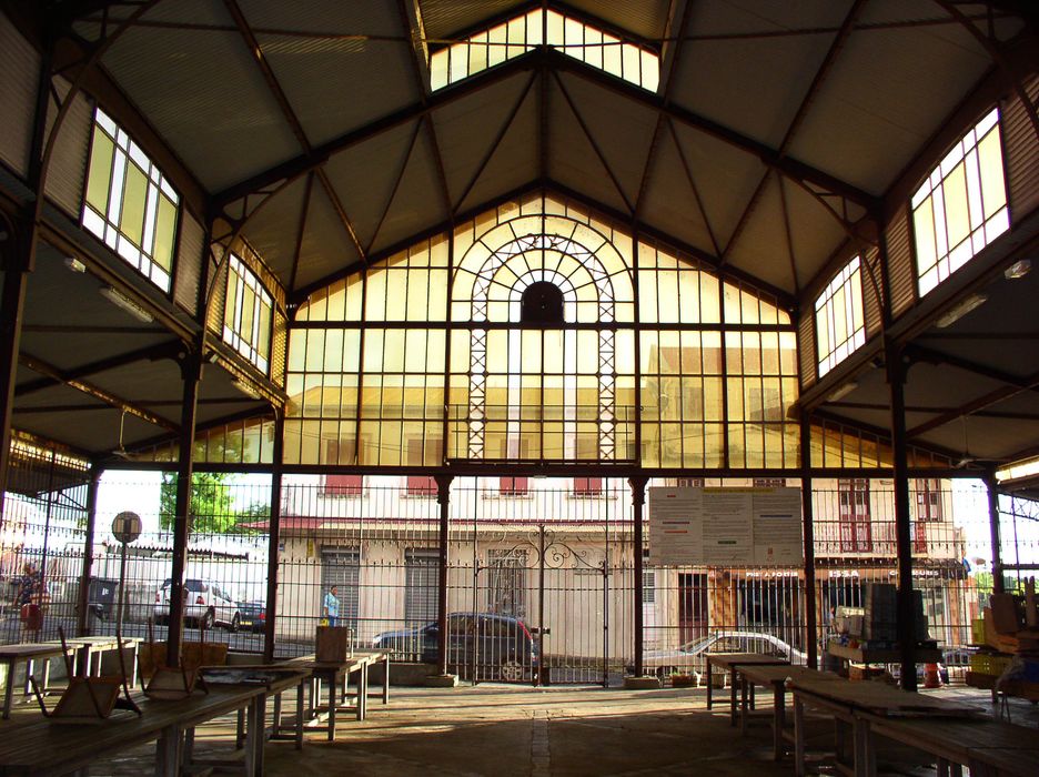 vue partielle du bâtiment depuis la nef centrale