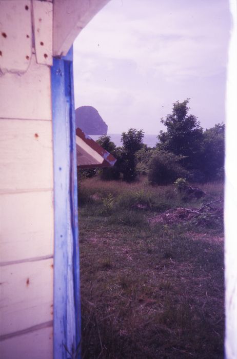 Élévation antérieure, angle du mur (photographie ancienne)