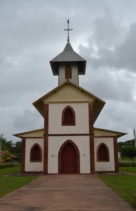 Eglise du bourg de Montsinery