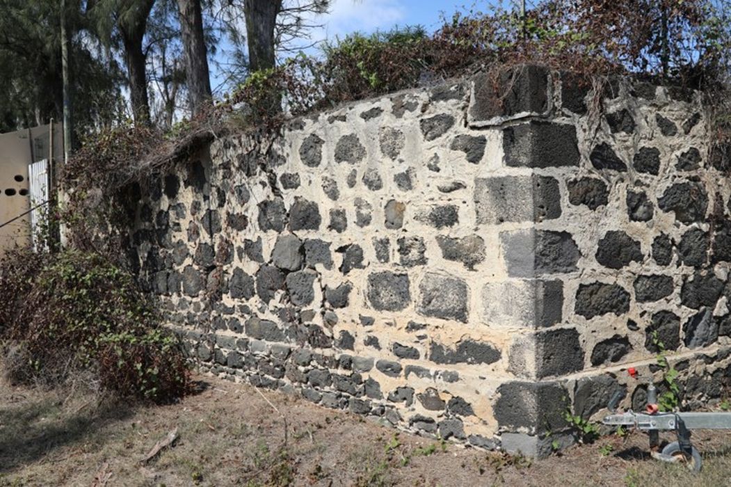 vue partielle du mur d’enceinte