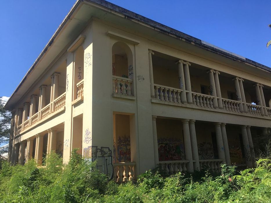 vue générale des façades depuis la rue