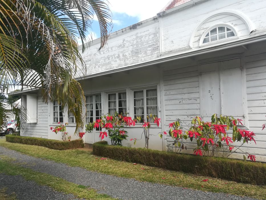 façade antérieure, vue partielle