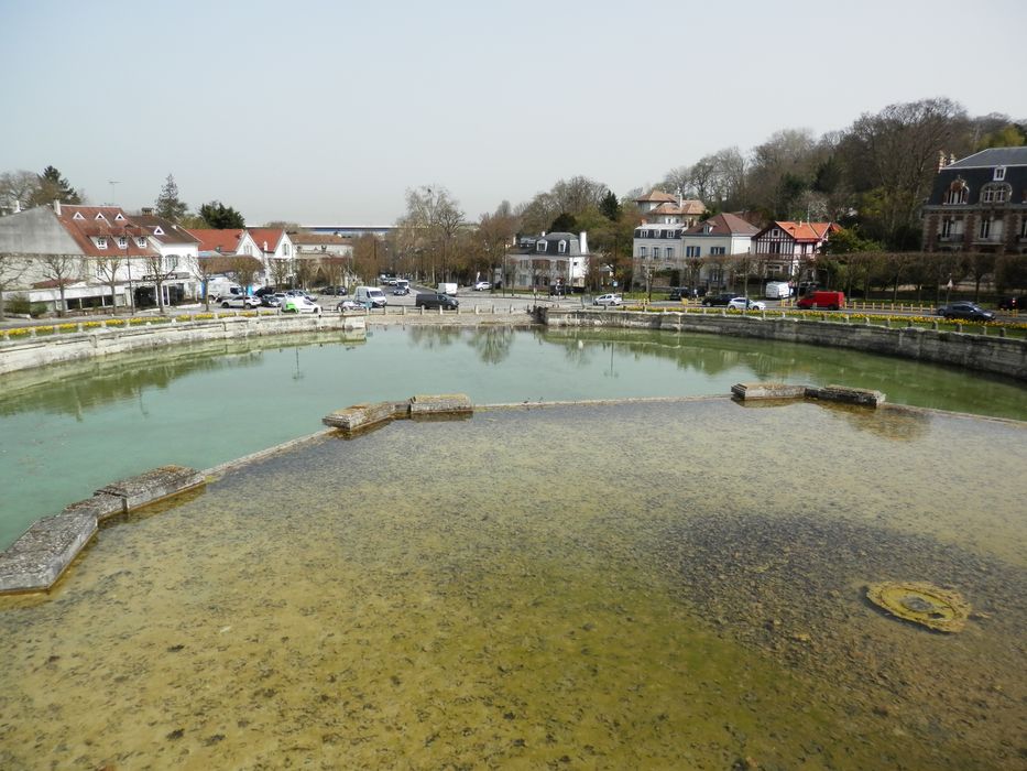 l'abreuvoir, vue partielle