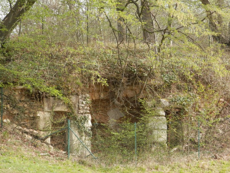 vestiges des latrines, vue partielle