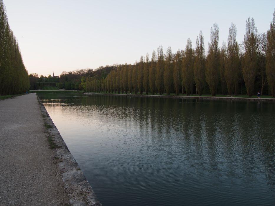 Domaine départemental de Sceaux : Parc, le Grand Canal, vue partielle