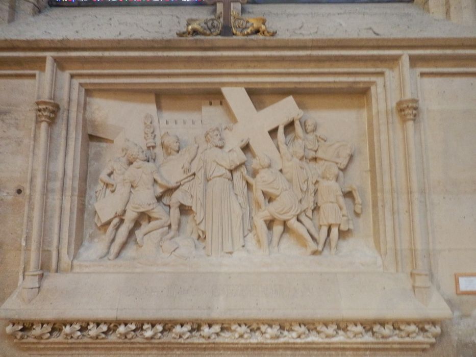 chemin de croix, station n°2 : Jésus chargé de sa croix