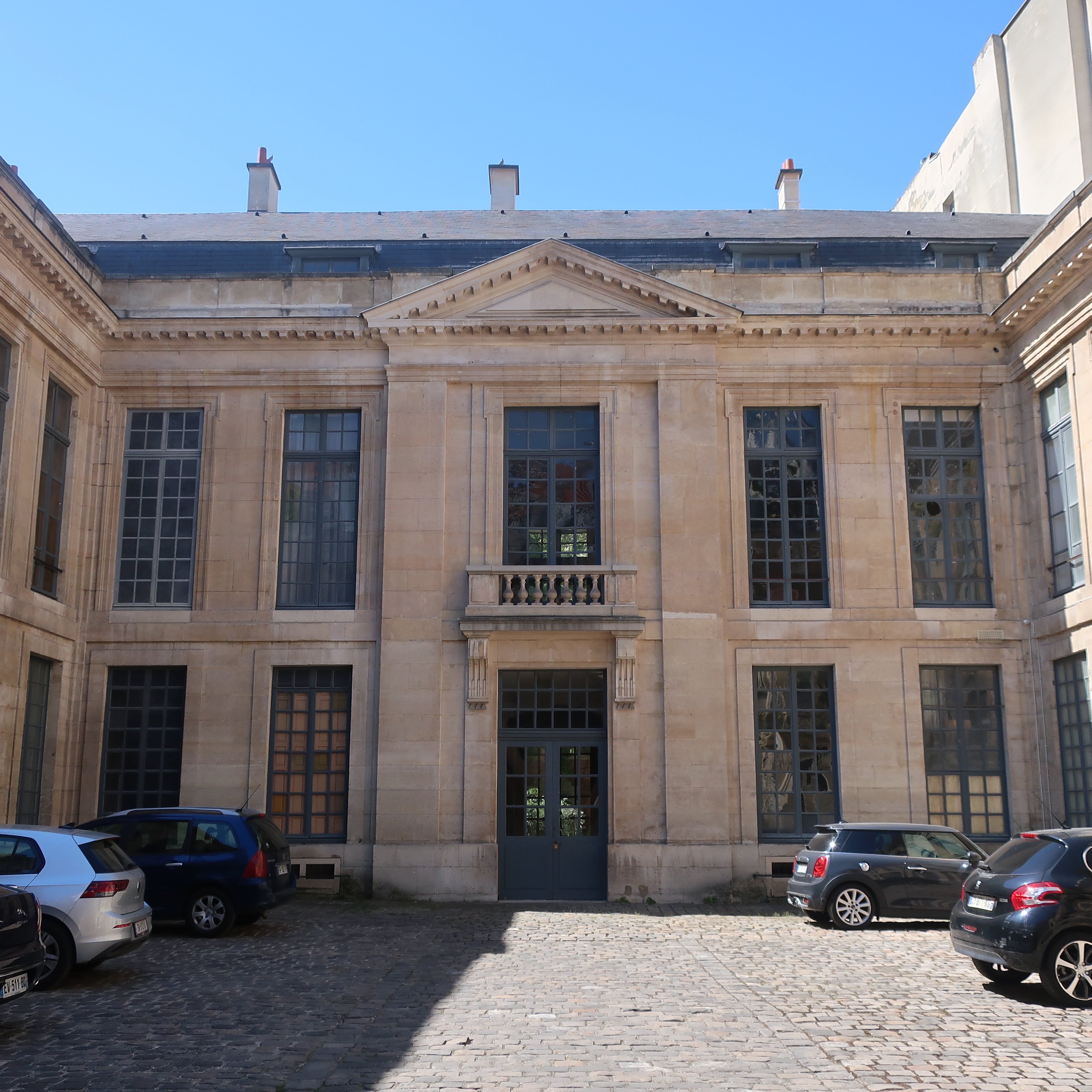 Façade sur cour du corps de logis principal