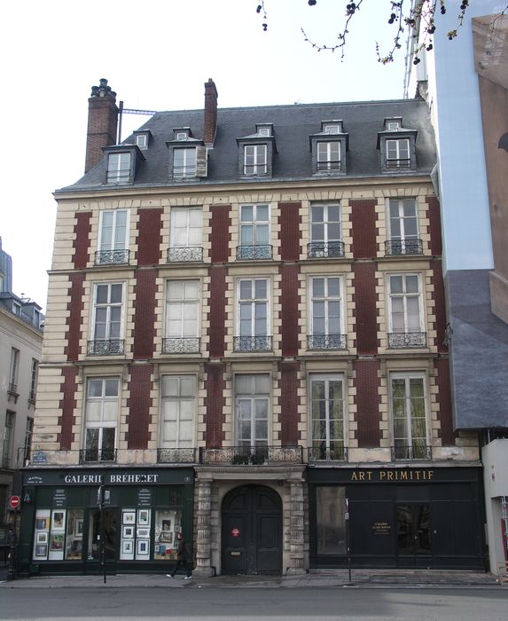 façade sur le quai Malaquais