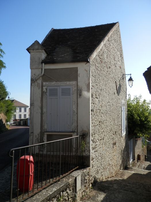 façade sur rue,  extrémité sud-ouest de la maison