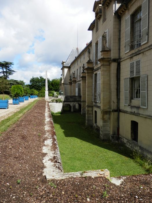 façade et douves ouest