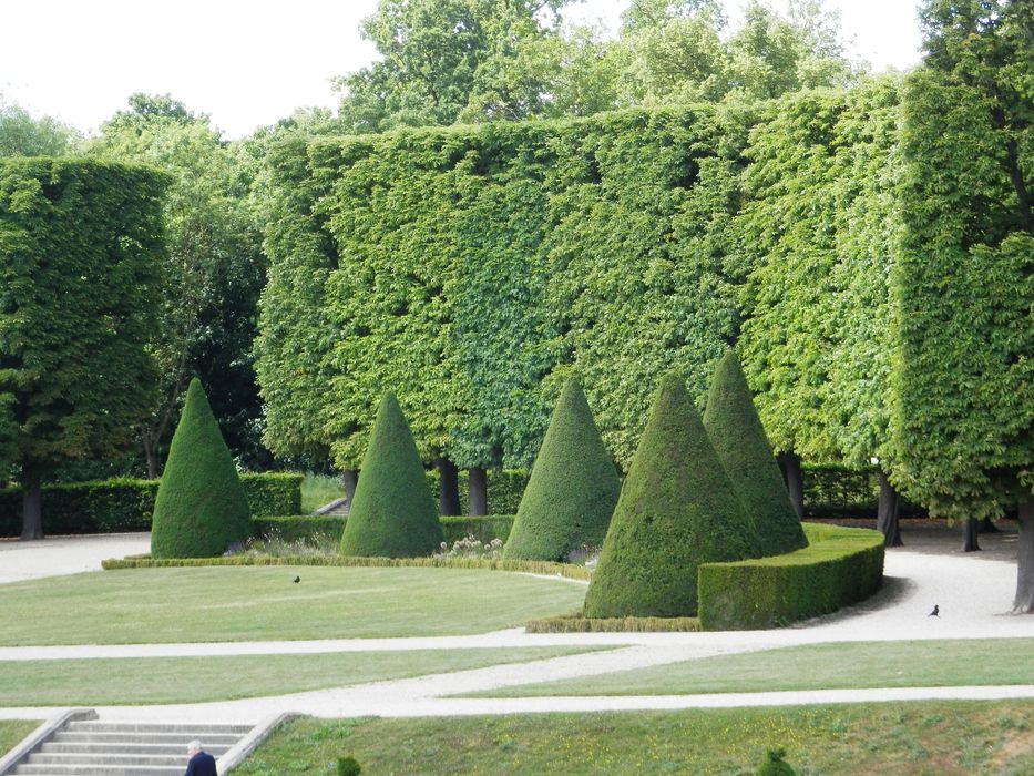 parterre de borderies Sud et topiaires d’Azéma